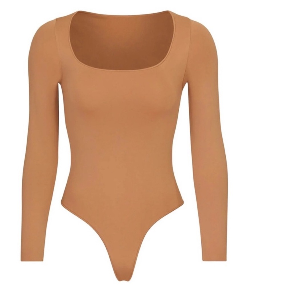 SKIMS Essential Long Sleeve Scoop Neck Bodysuit in Camel